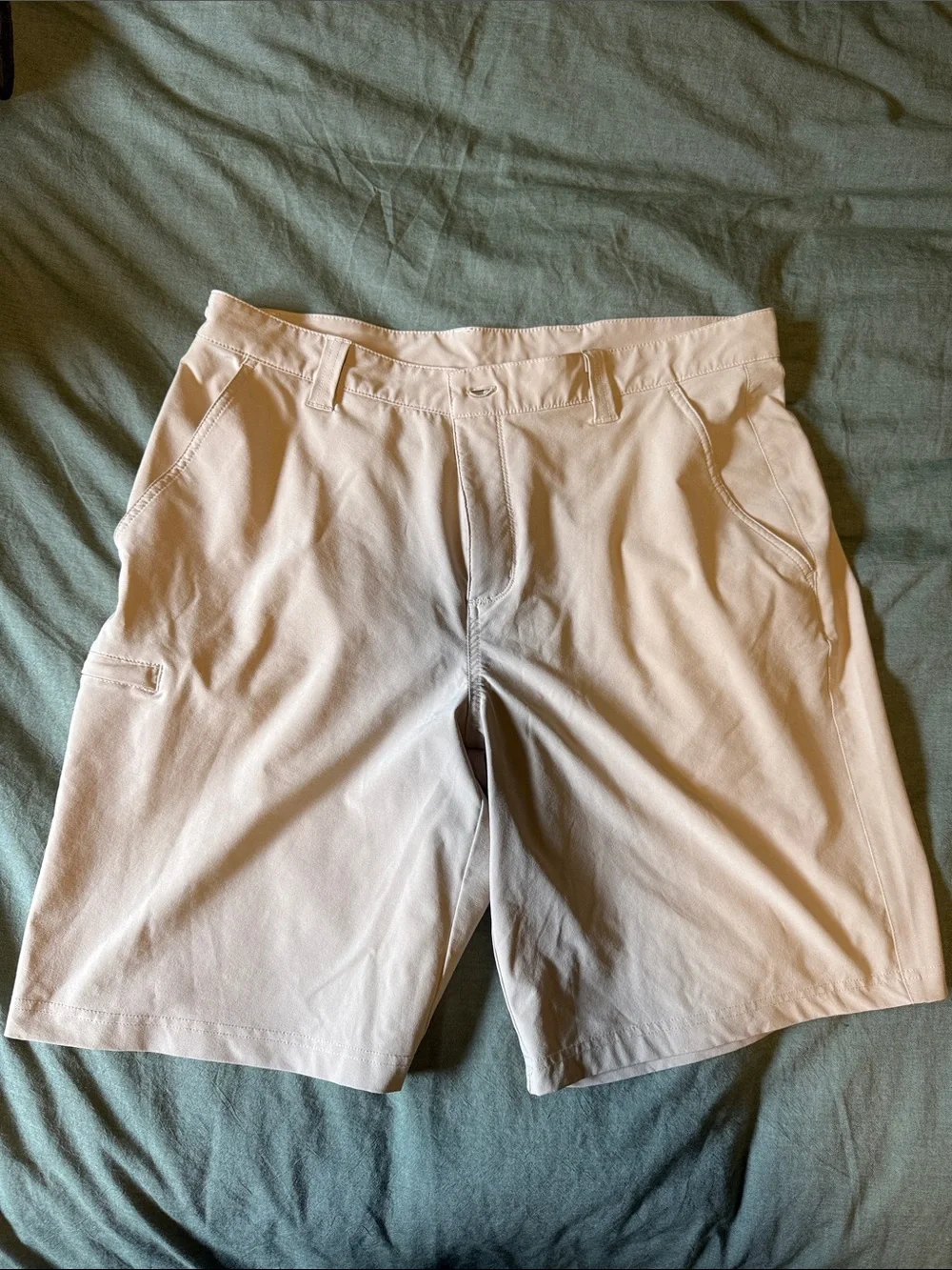 Columbia Men's Light Beige Cargo Shorts